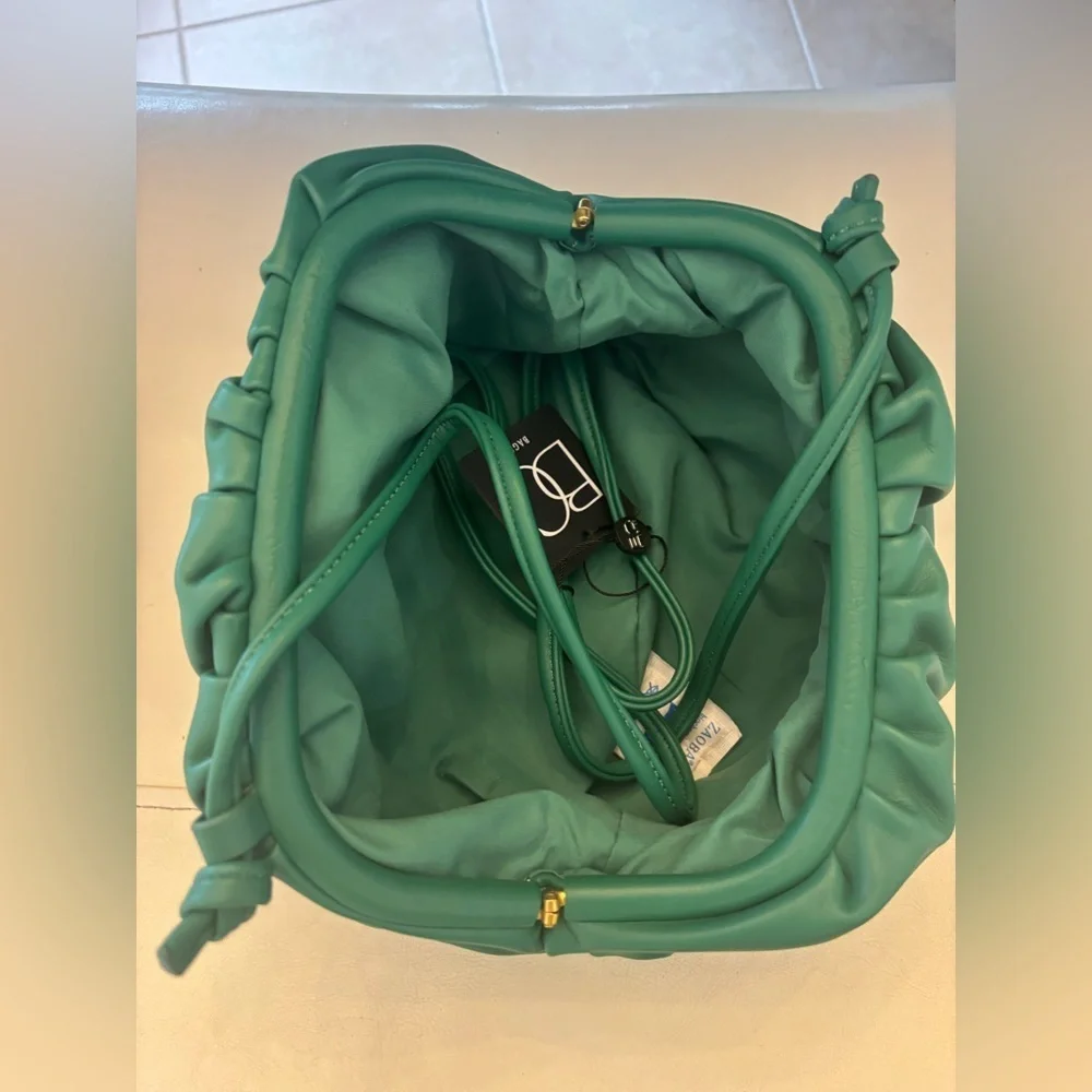 Elegant Green Vegan Women's Clutch